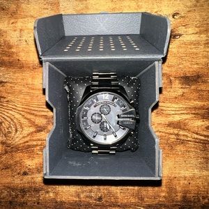 Diezel DZ 4355 men’s Mega chief watch